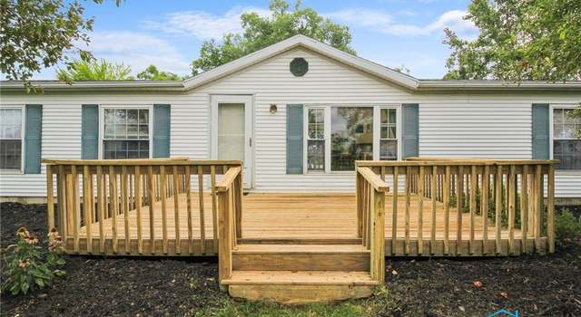 Photo of 295 S Meachem Rd, Port Clinton, OH 43452