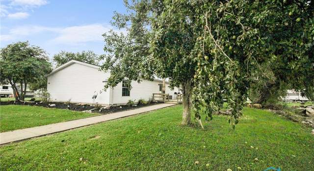 Photo of 295 S Meachem Rd, Port Clinton, OH 43452