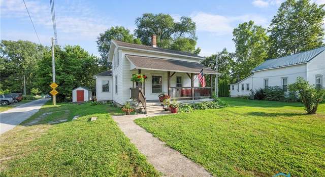 Photo of 321 W Front St, Pemberville, OH 43450
