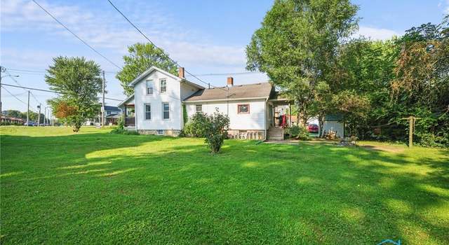 Photo of 321 W Front St, Pemberville, OH 43450