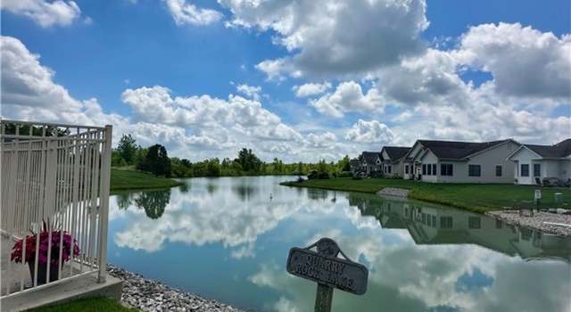 Photo of 8904 N Park Lake Cir, Sylvania, OH 43560