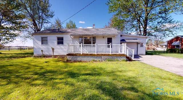 Photo of 5831 Oak St, Stony Ridge, OH 43463