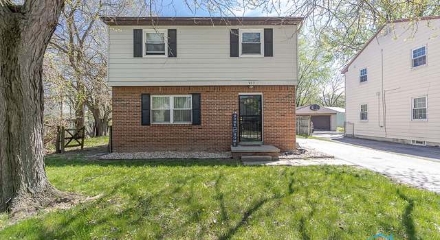 Photo of 853 Circleview Dr, Toledo, OH 43615