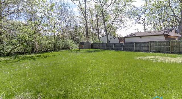 Photo of 853 Circleview Dr, Toledo, OH 43615