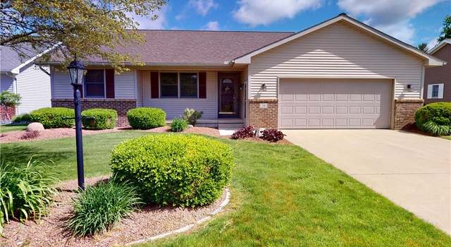 Photo of 38 Foxrun Dr, Fremont, OH 43420