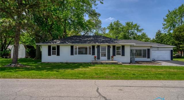 Photo of 24509 Walnut St, Stony Ridge, OH 43463