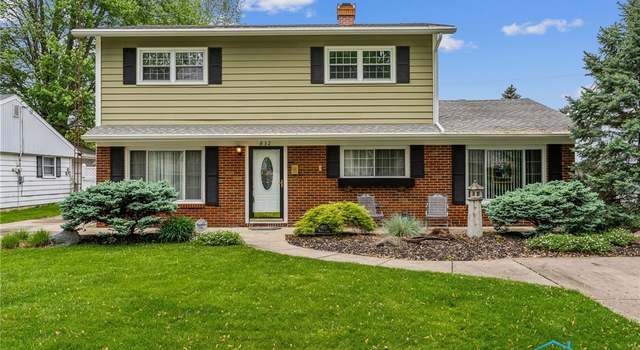 Photo of 832 Maple Ln, Waterville, OH 43566