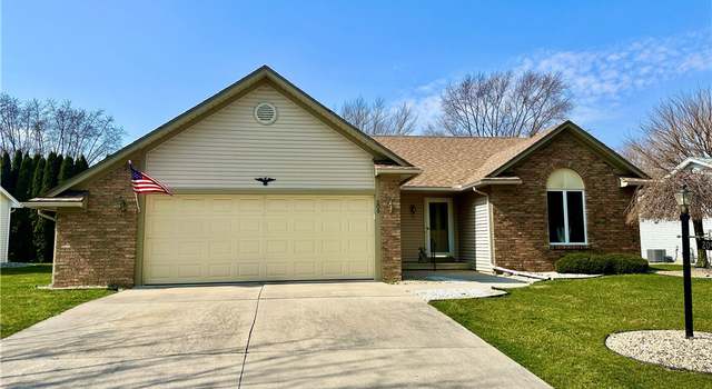 Photo of 209 Briarwood Dr, Fremont, OH 43420