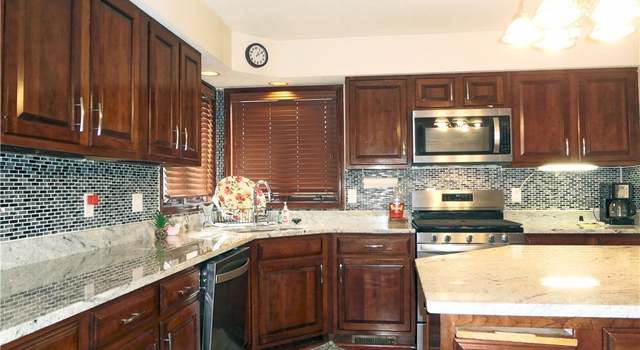 Photo of 7603 Kings Run Rd, Sylvania, OH 43560