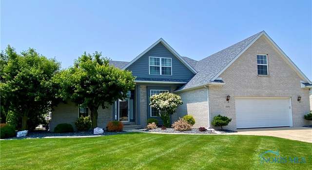 Photo of 1609 Grand Bay Dr, Oregon, OH 43616