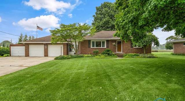 Photo of 19016 W Orchard Dr, Elmore, OH 43416