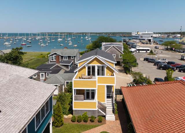Property at 26 Union Ct #7, Vineyard Haven, MA 02568, 2 beds, 2.5 baths