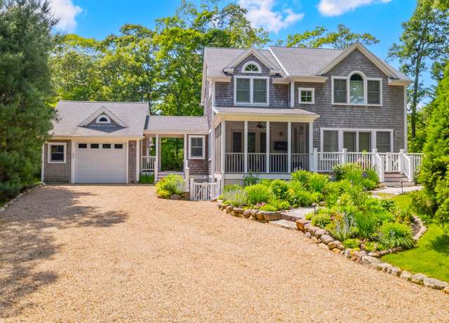 Property at 174 Tashmoo Ave, Vineyard Haven, MA 02568, 5 beds, 4.5 baths