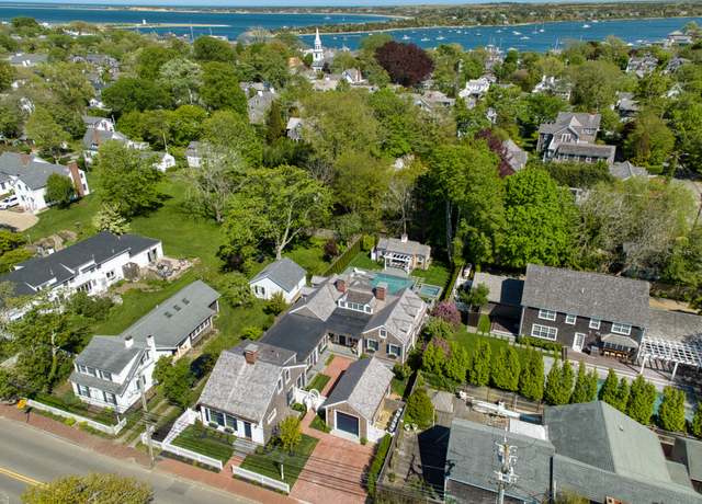 Property at 43 Peases Point Way S, Edgartown, MA 02539, 4 beds, 6 baths
