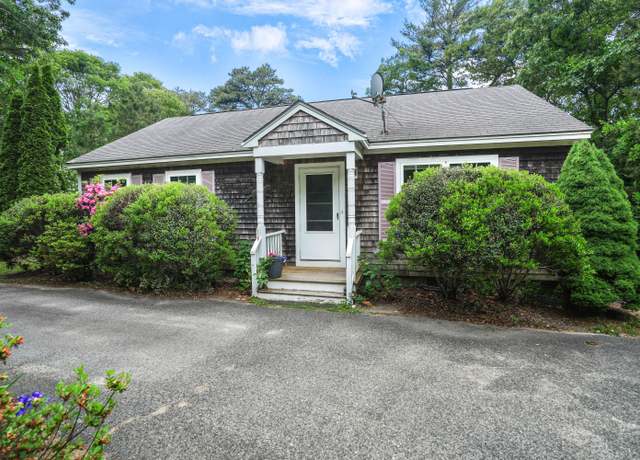Property at 1 Onondaga Ave, Oak Bluffs, MA 02557, 1 bed, 1 bath