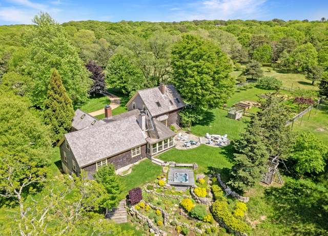 Property at 124 Old Farm Rd Unit 122, 116, Chilmark, MA 02535, 5 beds, 4.5 baths