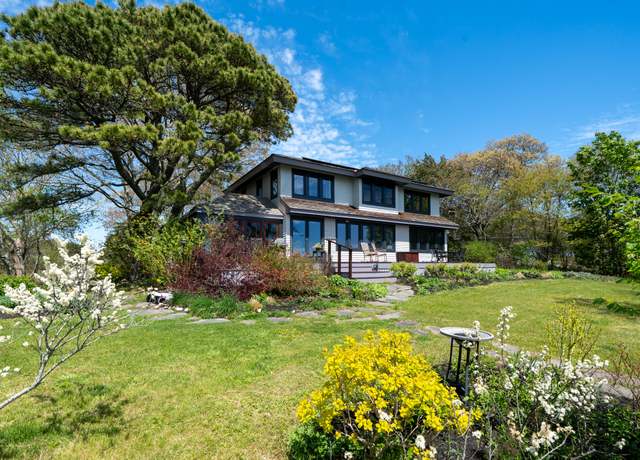 Property at 39 Sengekontacket Rd, Oak Bluffs, MA 02557, 4 beds, 3.5 baths