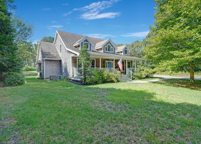 Property at 4 High Meadow Ln, Oak Bluffs, MA 02557, 4 beds, 3.5 baths