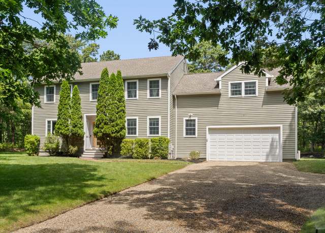 Property at 7 Upper Meadow Ln, Oak Bluffs, MA 02557, 4 beds, 2.5 baths