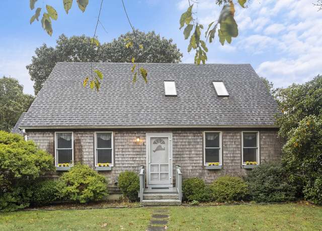 Property at 6 Gerts Way Way, Edgartown, MA 02539, 3 beds, 2 baths