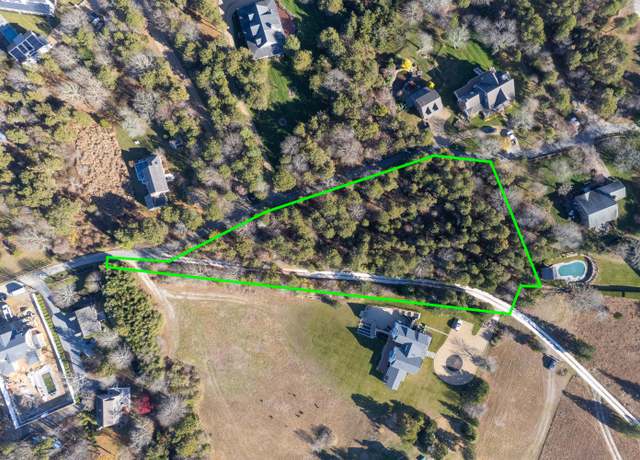 Property at 26 Mill Hill Rd, Edgartown, MA 02539