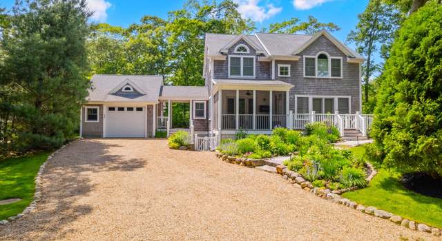 Photo of 174 Tashmoo Ave, Vineyard Haven, MA 02568
