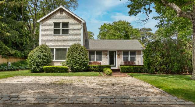 Photo of 35 Vineyard Avenue Ext, Oak Bluffs, MA 02557