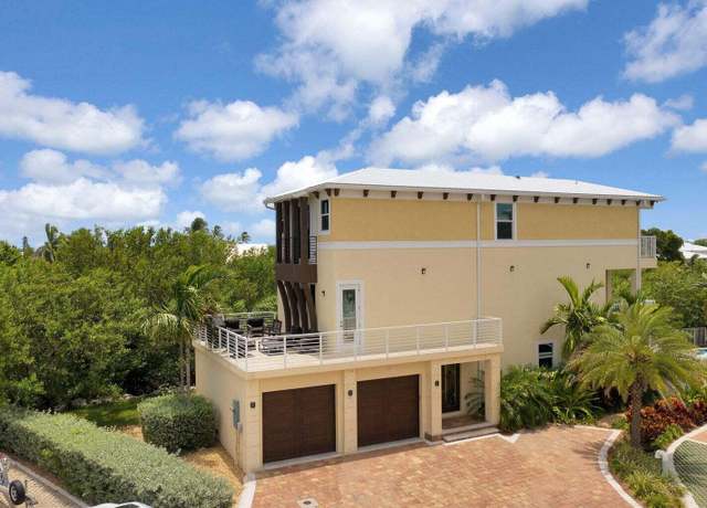 Property at 451 Sombrero Beach Rd, Marathon, FL 33050, 5 beds, 5.5 baths
