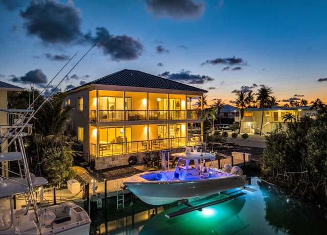 Property at 96 W Plaza Del Sol, Lower Matecumbe, FL 33036, 4 beds, 4 baths