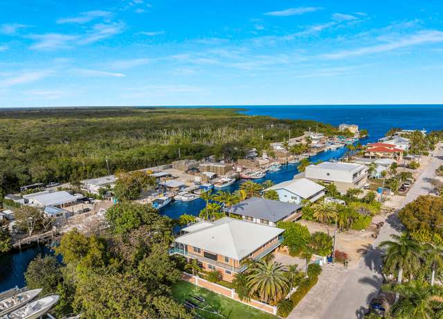 Property at 10 S Exuma Rd, Key Largo, FL 33037, 4 beds, 3 baths