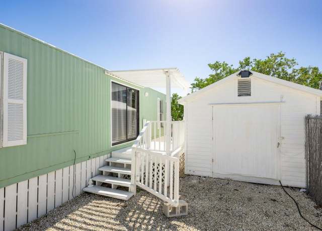 Property at 27942 Snapper Ln, Little Torch Key, FL 33042, 2 beds, 1 bath