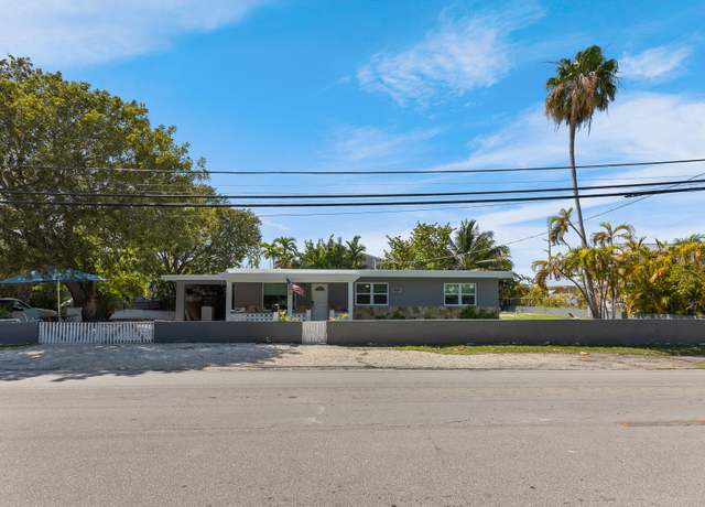 Property at 201 4th St, Big Coppitt, FL 33040, 3 beds, 1 bath