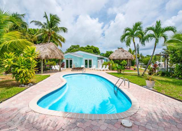 Property at 651 Pine Ln, Big Pine Key, FL 33043, 4 beds, 2 baths
