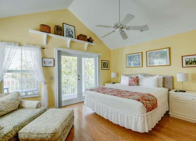 Property at 1075 Duval St Unit R1, Key West, FL 33040, 2 beds, 2.5 baths