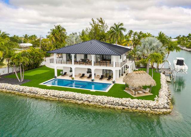 Property at 17018 Wahoo Ln, Sugarloaf Key, FL 33042, 3 beds, 2 baths