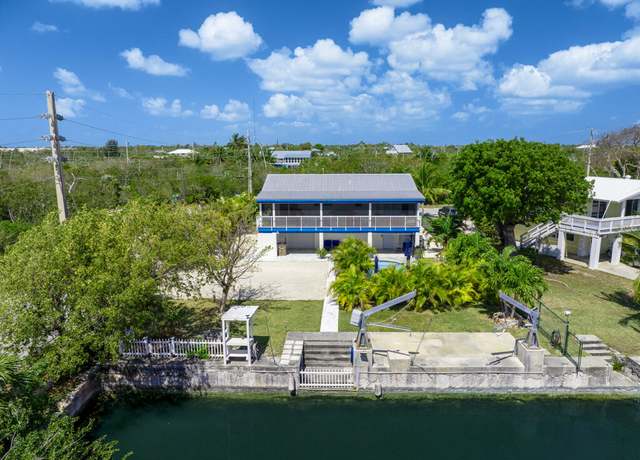 Property at 421 Ixora Dr, Big Pine Key, FL 33043, 2 beds, 3 baths