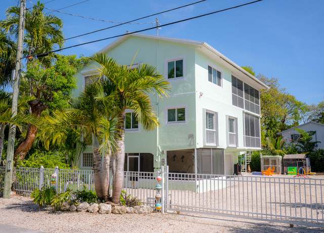 Property at 464 Lime Dr, Key Largo, FL 33037, 5 beds, 4.5 baths