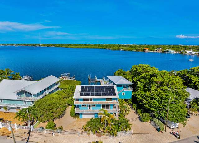 Property at 15 Mutiny Pl, Key Largo, FL 33037, 5 beds, 4 baths