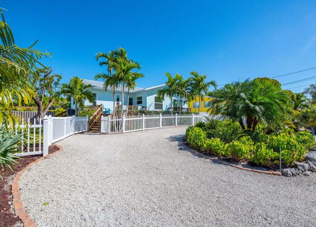 Property at 29115 Rose Dr, Big Pine Key, FL 33043, 3 beds, 2 baths