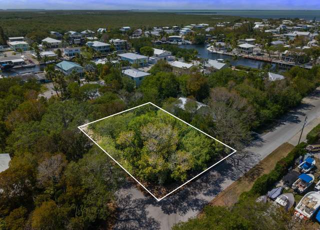 Property at 687 N Lake Dr, Key Largo, FL 33037