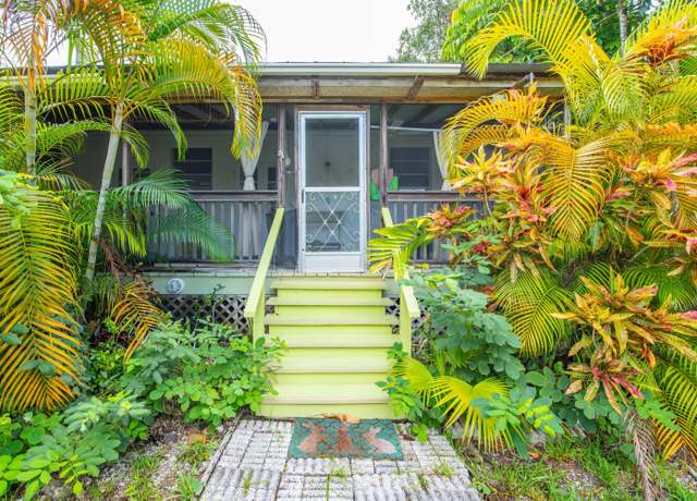 Property at 687 & 689 Crane Blvd, Sugarloaf Key, FL 33042, 3 beds, 2 baths