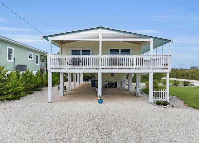Property at 220 Kyle Ave, Marathon, FL 33050, 3 beds, 2 baths