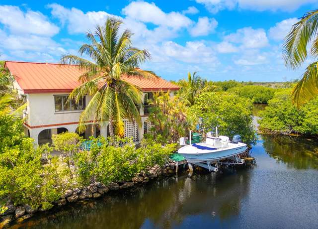 Property at 30319 Falcon Ln, Big Pine Key, FL 33043, 2 beds, 2.5 baths