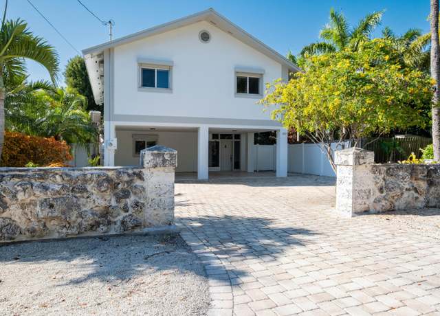 Property at 282 S Coconut Palm Blvd, Plantation Key, FL 33070, 3 beds, 3 baths