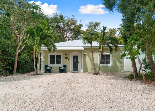 Property at 223 Lignumvitae Dr, Key Largo, FL 33037, 3 beds, 2 baths