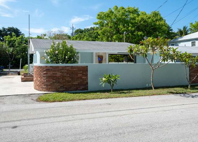 Property at 6 Silver Springs Dr, Key Largo, FL 33037, 2 beds, 1 bath