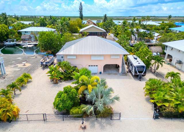 Property at 17144 Coral Dr, Sugarloaf Key, FL 33042, 3 beds, 2 baths