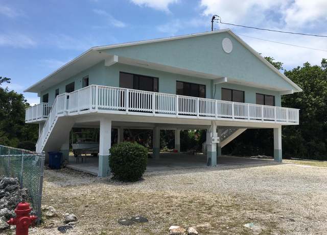 Property at 18 Palm Dr, Key Largo, FL 33037, 4 beds, 4 baths