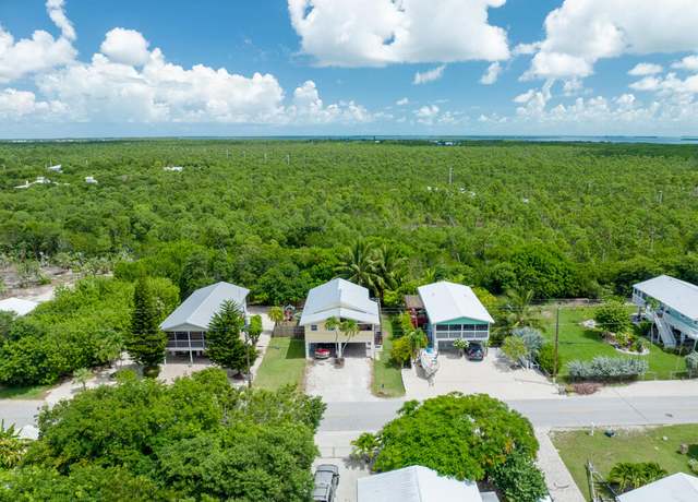 Property at 29283 Coconut Palm Dr, Big Pine Key, FL 33043, 3 beds, 1.5 baths
