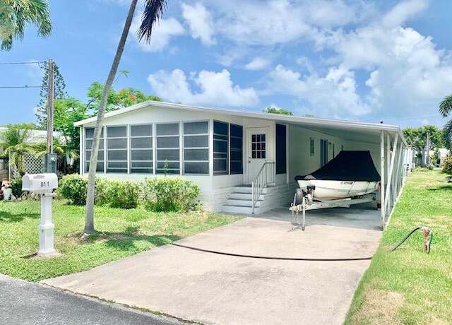 Property at 811 S Emerald Dr, Key Largo, FL 33037, 2 beds, 2 baths